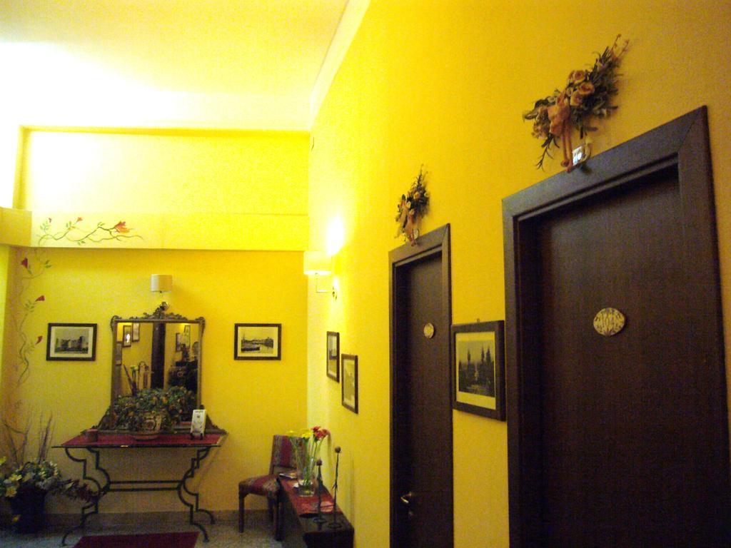 La Collegiata Guest House Catania Eksteriør bilde